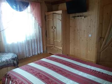 Фото номера Трехместный номер с основными удобствами Загородные дома Гостинний двір "Софія" г. Krasnik 2